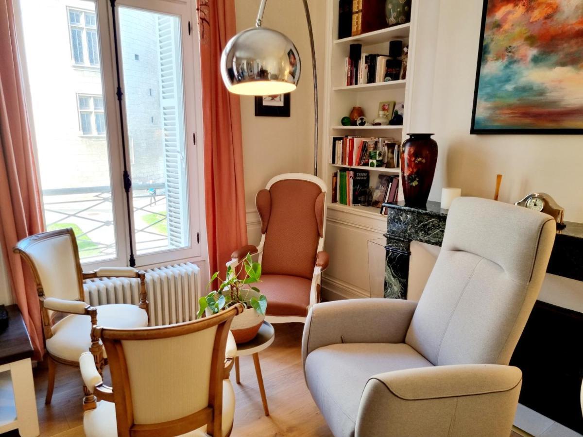 Face A L'Hotel De Ville Grand Et Lumineux Appartement Angouleme Bagian luar foto