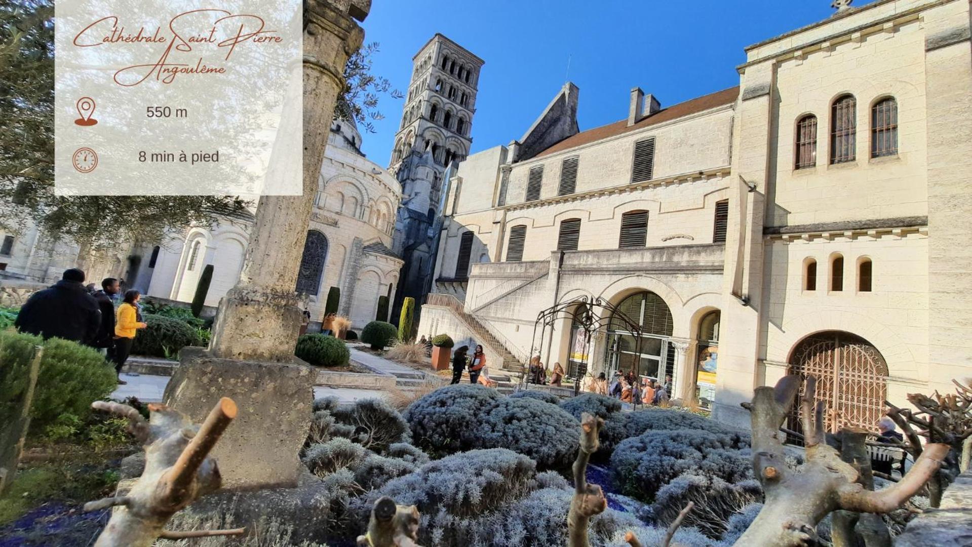 Face A L'Hotel De Ville Grand Et Lumineux Appartement Angouleme Bagian luar foto